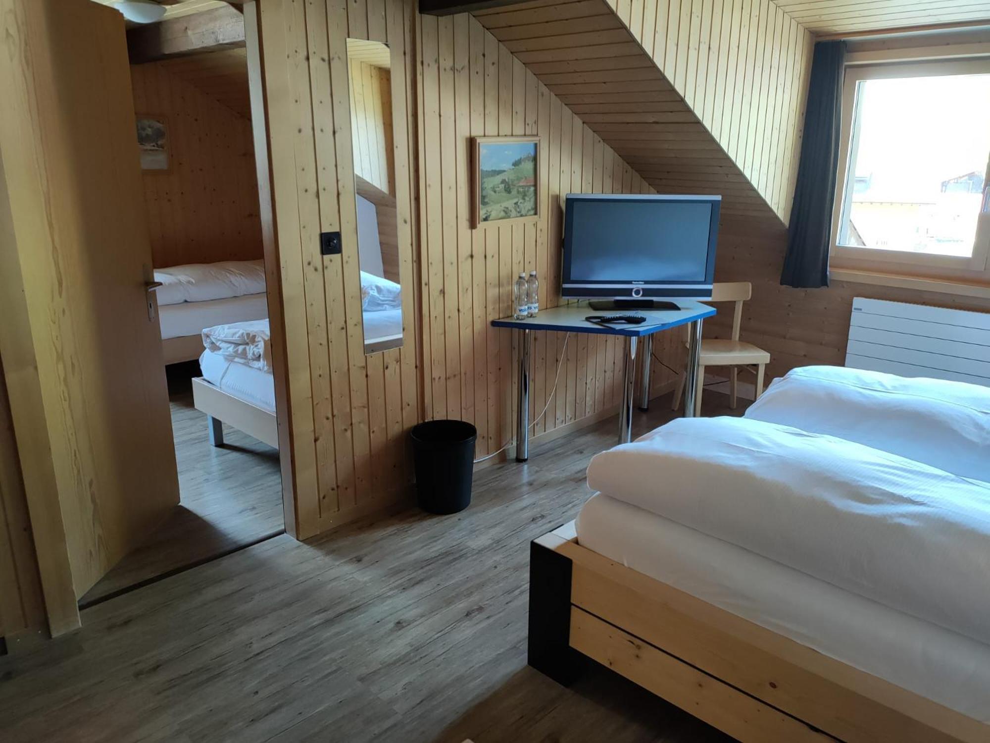 Hotel Furka Oberwald Buitenkant foto