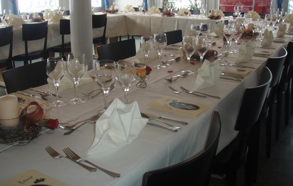 Hotel Furka Oberwald Buitenkant foto