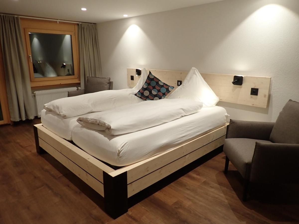 Hotel Furka Oberwald Buitenkant foto