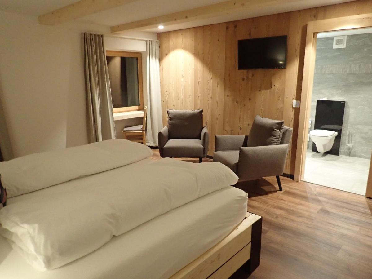 Hotel Furka Oberwald Buitenkant foto