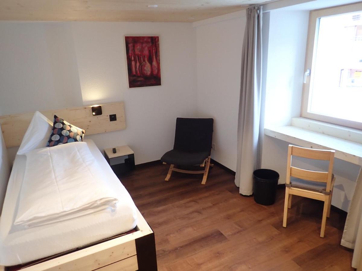 Hotel Furka Oberwald Buitenkant foto